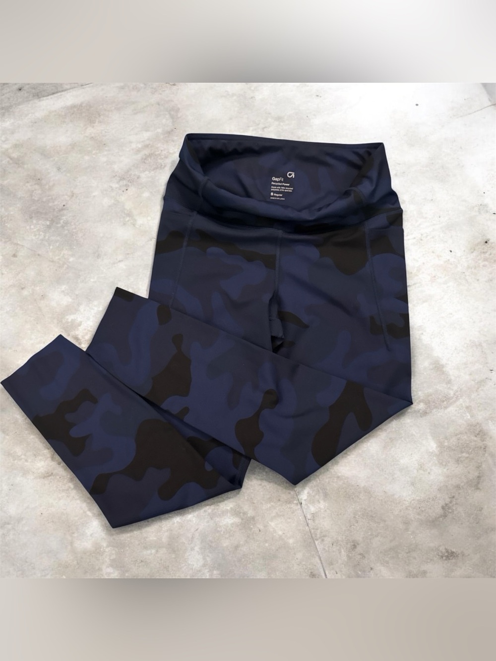 GAP Fit Navy & Black Camo Leggings
